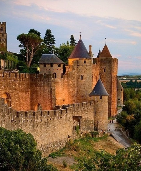 château comtal de carcassonne well preserved medieval cathar castle